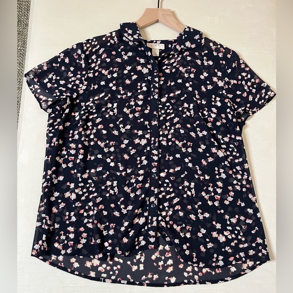 LOFT Navy Ditsy Floral Button Front Blouse Short Sleeve Cottagecore Office Chic